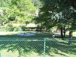 Jardin d'enfants-piscine