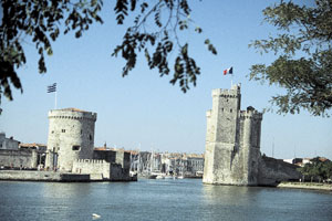 Avenue Michel Crépeau, près du port